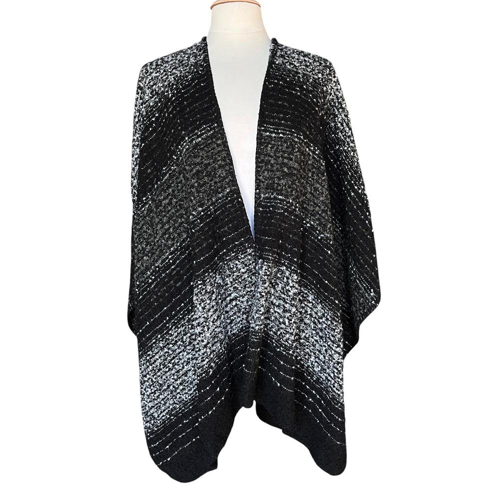 Woolrich Women One Size Black White Tweed Open Front Knit Poncho Shawl Boho Cozy